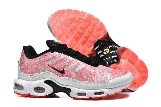 Les  Baskets Nike Air Max Tn incarnent un style emblématique et une performance supérieure.
 
Par ailleurs, leur design distinctif et leur utilisation de matériaux de haute qualité en font un choix incontournable.