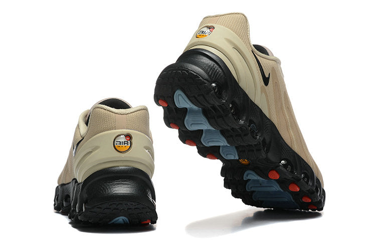 Les baskets Nike Air Max DN8 combinent innovation et design moderne pour offrir un style dynamique et une performance inégalée.pas cher . Le moins cher.