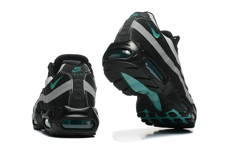 Les baskets Nike Air Max 95 sont synonymes de style emblématique et de confort absolu. Leur design distinctif. Pas cher. Le moins cher.