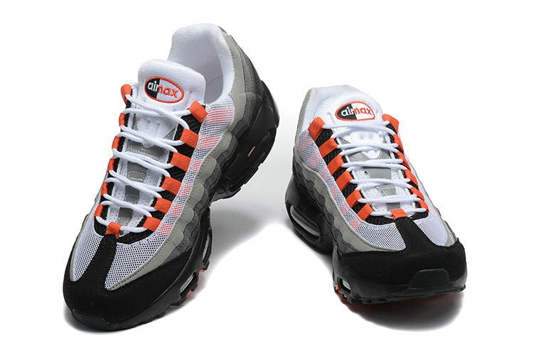 Les baskets Nike Air Max 95 sont synonymes de style emblématique et de confort absolu. Leur design distinctif. Pas cher. Le moins cher.