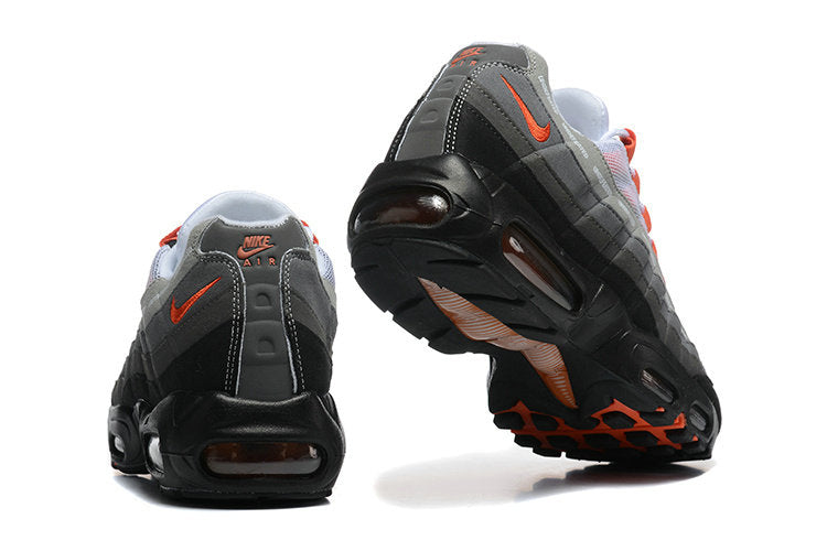 Les baskets Nike Air Max 95 sont synonymes de style emblématique et de confort absolu. Leur design distinctif. Pas cher. Le moins cher.