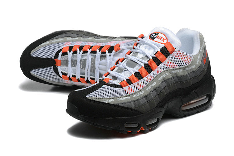 Les baskets Nike Air Max 95 sont synonymes de style emblématique et de confort absolu. Leur design distinctif. Pas cher. Le moins cher.