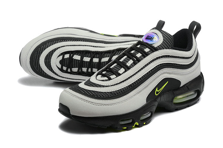 Les baskets Nike Air Max 95 sont synonymes de style emblématique et de confort absolu. Leur design distinctif. Pas cher. Le moins cher.