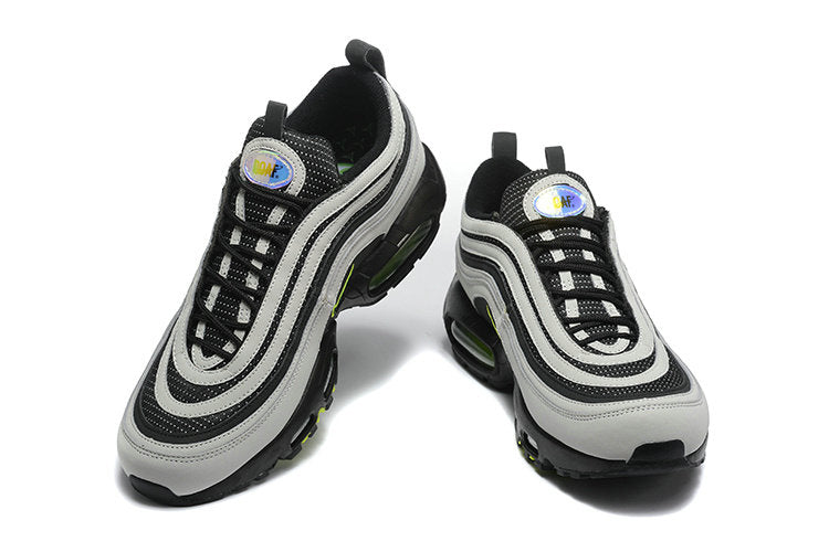 Les baskets Nike Air Max 95 sont synonymes de style emblématique et de confort absolu. Leur design distinctif. Pas cher. Le moins cher.