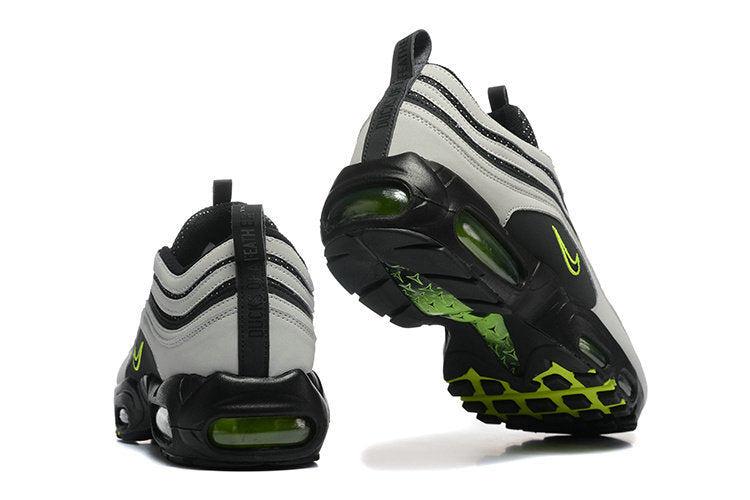 Les baskets Nike Air Max 95 sont synonymes de style emblématique et de confort absolu. Leur design distinctif. Pas cher. Le moins cher.