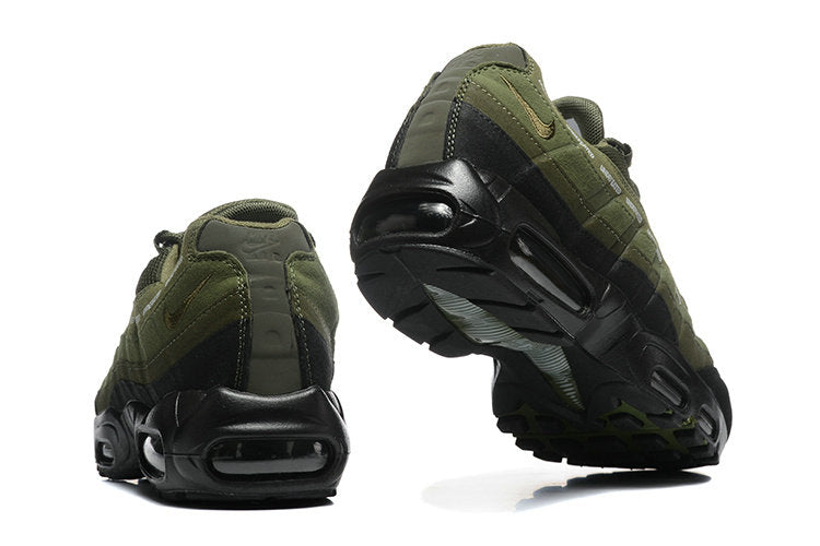 Les baskets Nike Air Max 95 sont synonymes de style emblématique et de confort absolu. Leur design distinctif. Pas cher. Le moins cher.
