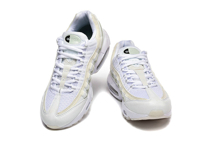 Les baskets Nike Air Max 95 sont synonymes de style emblématique et de confort absolu. Leur design distinctif. Pas cher. Le moins cher.