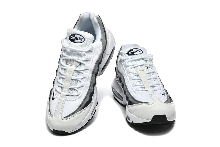 Les baskets Nike Air Max 95 sont synonymes de style emblématique et de confort absolu. Leur design distinctif. Pas cher. Le moins cher.