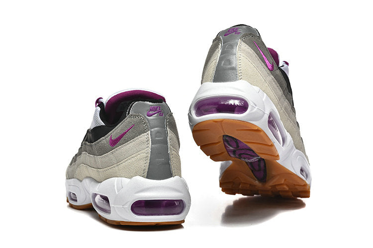 Les baskets Nike Air Max 95 sont synonymes de style emblématique et de confort absolu. Leur design distinctif. Pas cher. Le moins cher.
