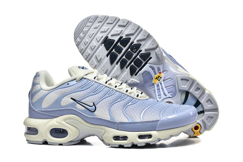 Les  Baskets Nike Air Max Tn incarnent un style emblématique et une performance supérieure.
 
Par ailleurs, leur design distinctif et leur utilisation de matériaux de haute qualité en font un choix incontournable.
