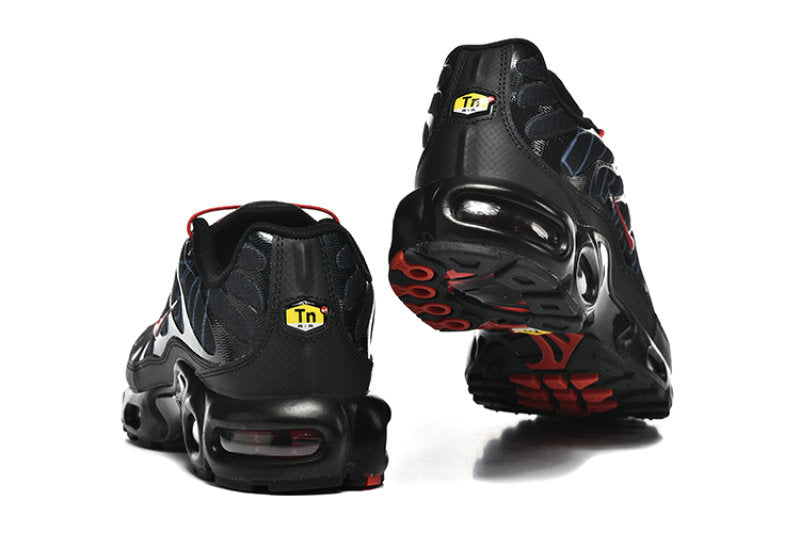 Les Baskets Nike Air Max Tn incarnent un style emblématique et une performance supérieure.
Par ailleurs, leur design distinctif et leur utilisation de matériaux de haute qualité en font un choix incontournable.