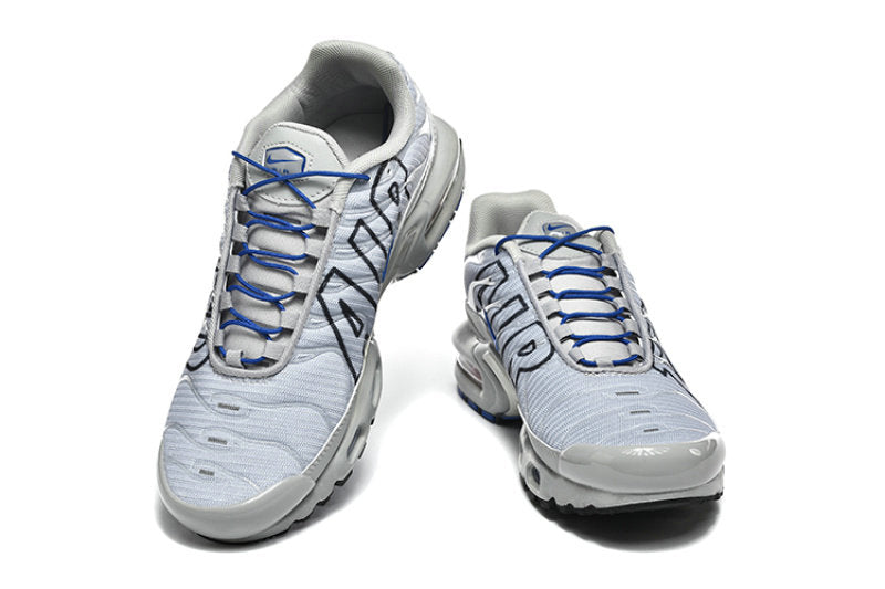 Les Baskets Nike Air Max Tn incarnent un style emblématique et une performance supérieure.
Par ailleurs, leur design distinctif et leur utilisation de matériaux de haute qualité en font un choix incontournable.