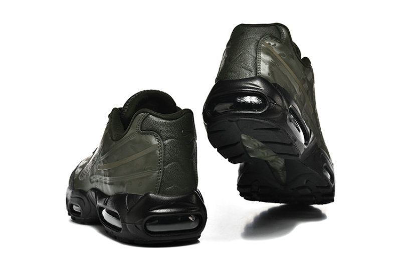 Les baskets Nike Air Max 95 sont synonymes de style emblématique et de confort absolu. Leur design distinctif. Pas cher. Le moins cher.
