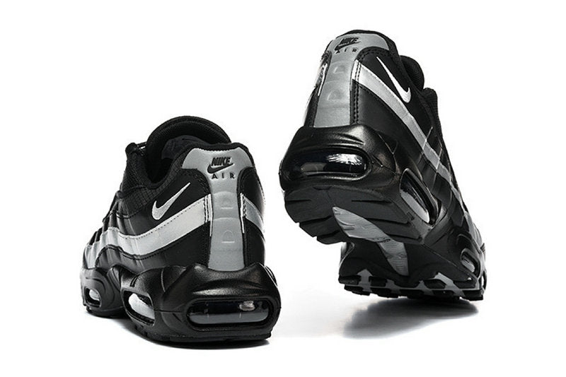 Les baskets Nike Air Max 95 sont synonymes de style emblématique et de confort absolu. Leur design distinctif. Pas cher. Le moins cher.