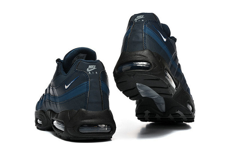 Les baskets Nike Air Max 95 sont synonymes de style emblématique et de confort absolu. Leur design distinctif. Pas cher. Le moins cher.