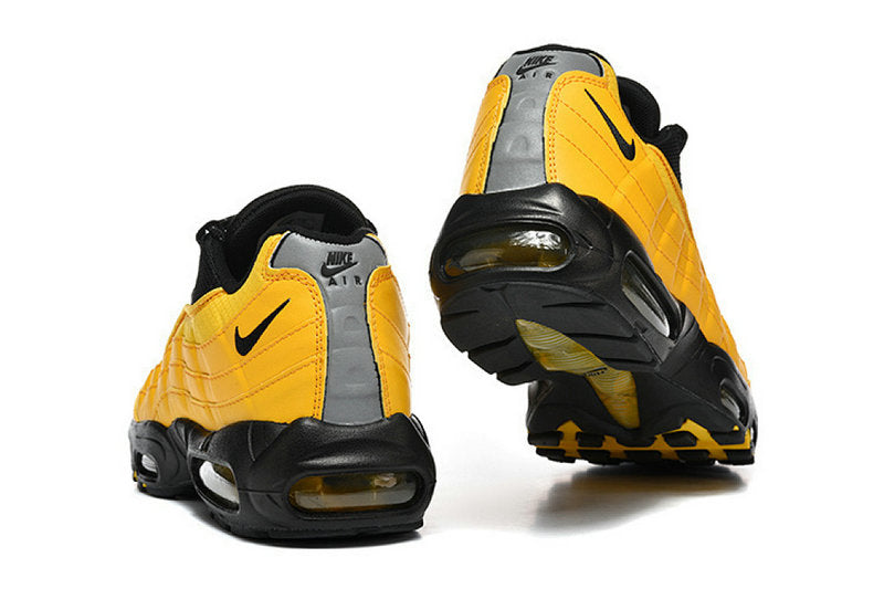 Les baskets Nike Air Max 95 sont synonymes de style emblématique et de confort absolu. Leur design distinctif. Pas cher. Le moins cher.