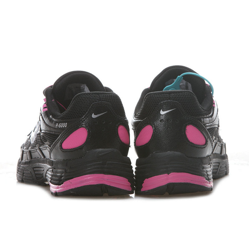 Les baskets Nike P-6000 allient un style rétro inspiré des années 2000 à une technologie moderne pour un look et un confort incomparables.