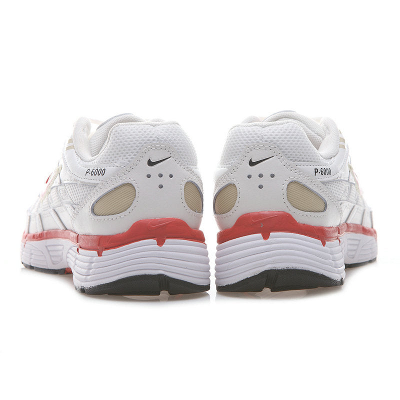 Les baskets Nike P-6000 allient un style rétro inspiré des années 2000 à une technologie moderne pour un look et un confort incomparables.