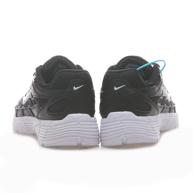 Les baskets Nike P-6000 allient un style rétro inspiré des années 2000 à une technologie moderne pour un look et un confort incomparables.