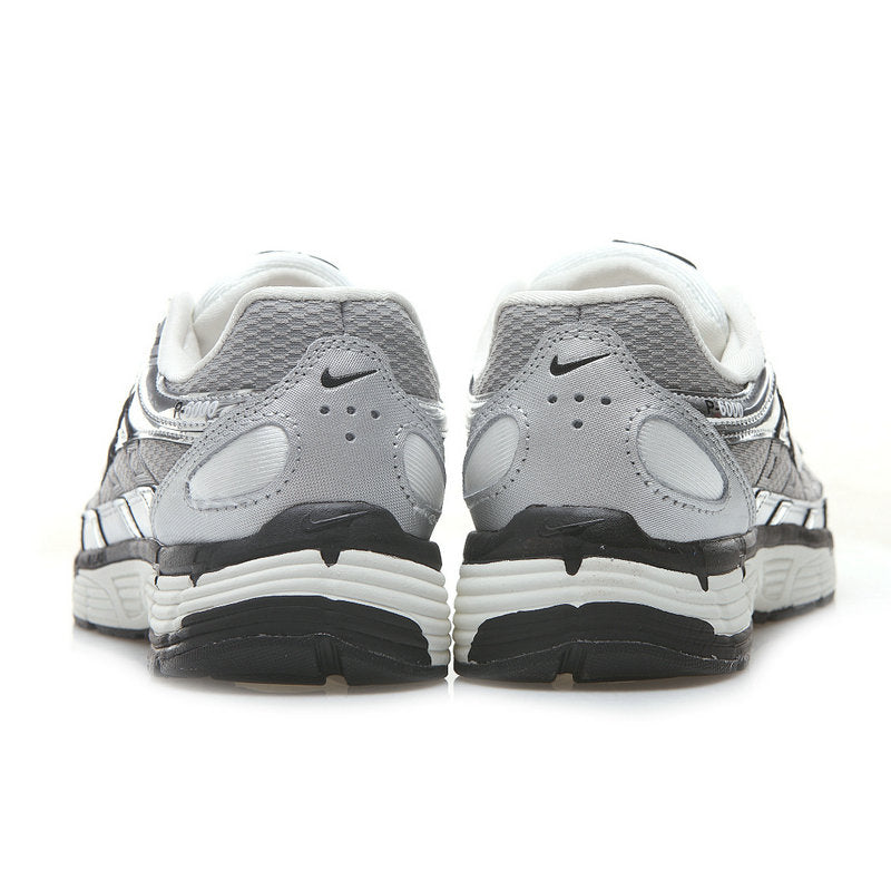 Les baskets Nike P-6000 allient un style rétro inspiré des années 2000 à une technologie moderne pour un look et un confort incomparables.