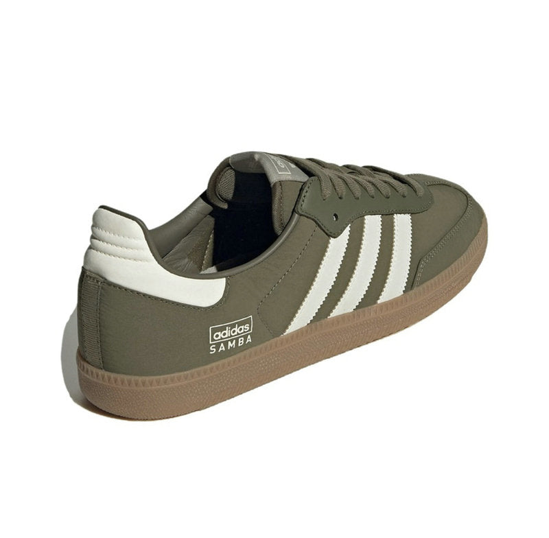 Adoptez le style intemporel avec les baskets adidas samba! Confort suprême et durabilité font de ces sneakers un choix incontournable pour le quotidien.