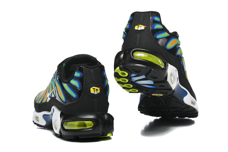 Les Baskets Nike Air Max Tn incarnent un style emblématique et une performance supérieure.
Par ailleurs, leur design distinctif et leur utilisation de matériaux de haute qualité en font un choix incontournable.