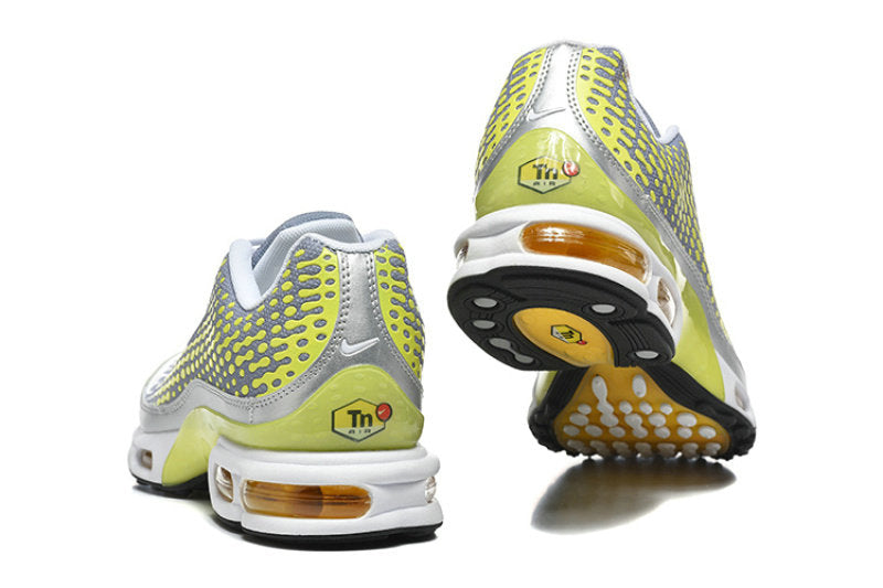 Les Baskets Nike Air Max Tn incarnent un style emblématique et une performance supérieure.
Par ailleurs, leur design distinctif et leur utilisation de matériaux de haute qualité en font un choix incontournable.