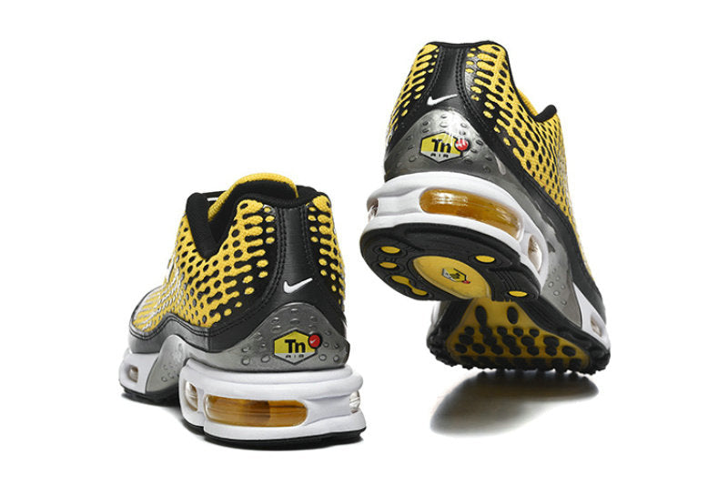Les Baskets Nike Air Max Tn incarnent un style emblématique et une performance supérieure.
Par ailleurs, leur design distinctif et leur utilisation de matériaux de haute qualité en font un choix incontournable.