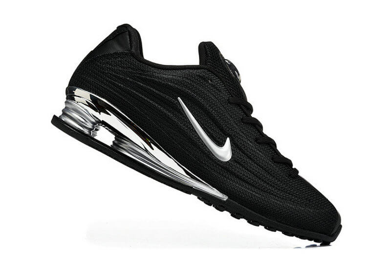Les baskets Nike Shox NZ combinent style et performance pour les amateurs de mode et les athlètes.pas cher. Le moins cher.