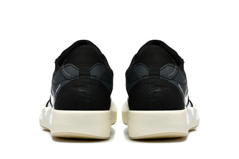 Repoussez vos limites avec les Baskets adidas Adios 9! Conception dynamique pour des performances maximales à chaque pas. Découvrez-les maintenant!