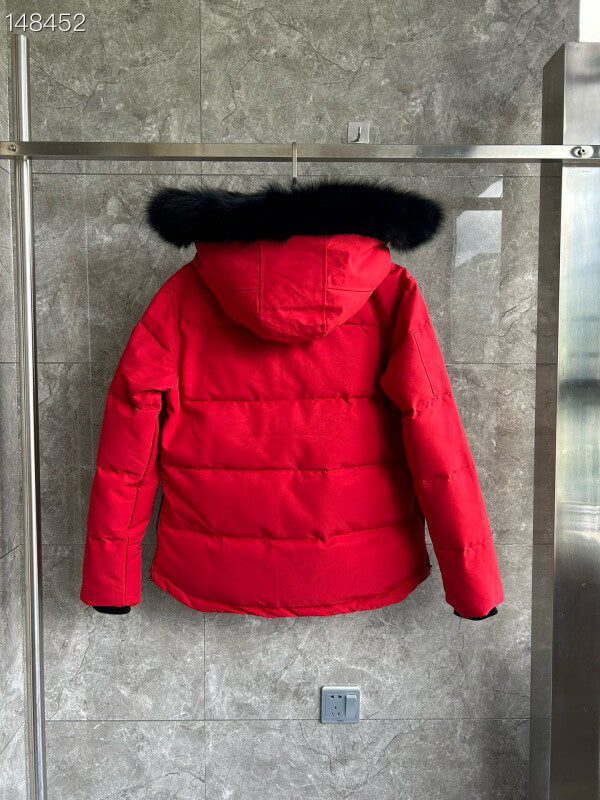 Les doudounes Moose Knuckles allient élégance et performance pour offrir une protection optimale contre le froid. Leur design sophistiqué.pas cher. Le moins cher.