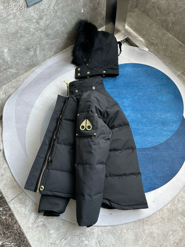 Les doudounes Moose Knuckles allient élégance et performance pour offrir une protection optimale contre le froid. Leur design sophistiqué.pas cher. Le moins cher.