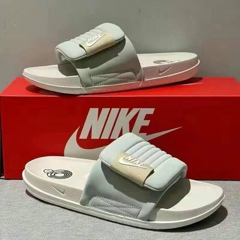 Les sandales claquettes nike sont un incontournable pour ceux qui recherchent un mélange parfait entre confort et style décontracté.