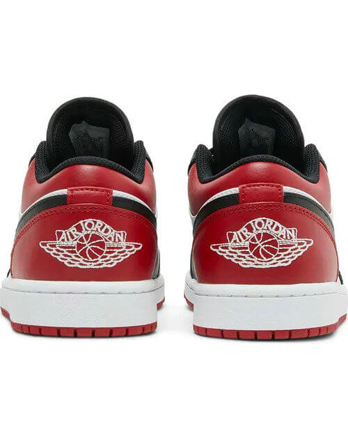 Les baskets Air Jordan 1 offrent un style iconique et une performance légendaire.
De plus, leur design emblématique et leur utilisation.