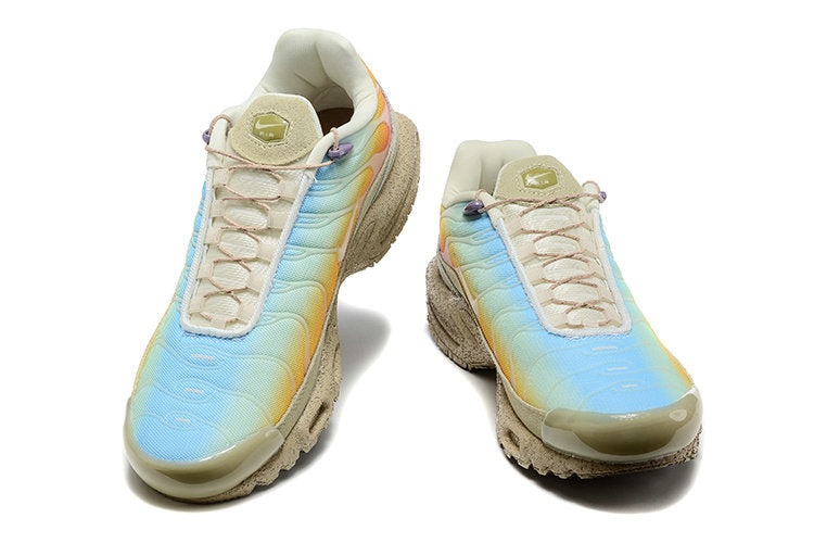 Les  Baskets Nike Air Max Tn incarnent un style emblématique et une performance supérieure. Pas cher. Le moin cher.