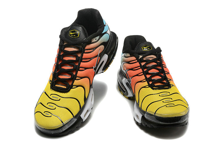 Les  Baskets Nike Air Max Tn incarnent un style emblématique et une performance supérieure. Pas cher. Le moin cher.