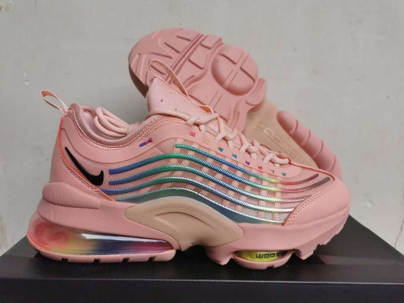 Résultats de l'évolution emblématique de la ligne Nike, les Nike Air Max Zoom 950 Femme  sont un témoignage de l'engagement de Nike à combiner style et innovation.