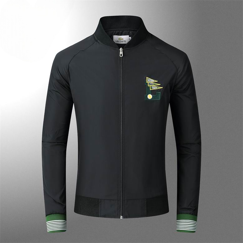 Les vestes Lacoste allient élégance et sportivité. Leur design épuré et leurs matériaux de qualité en font un choix incontournable.pas cher. Le moins cher.