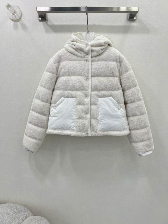 Les doudounes manteau Moncler Femme, ainsi que les Moncler Femme, incarnent un style et un raffinement incomparables.