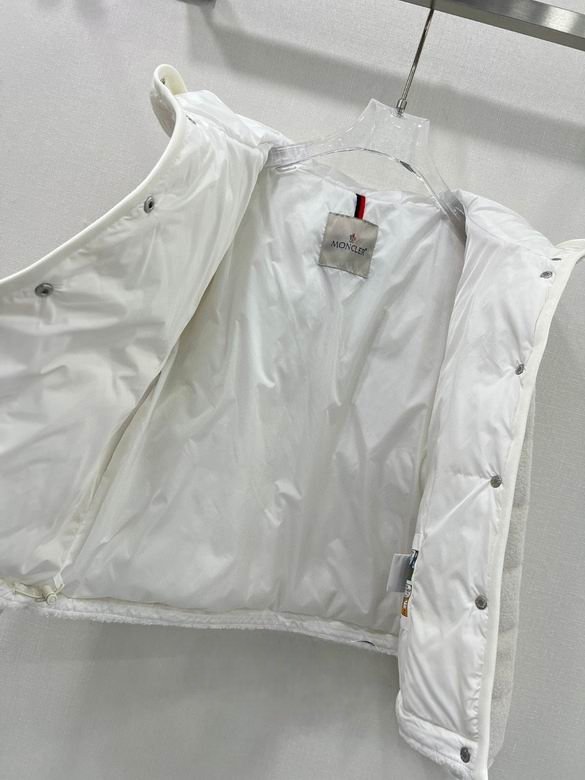 Les doudounes manteau Moncler Femme, ainsi que les Moncler Femme, incarnent un style et un raffinement incomparables.