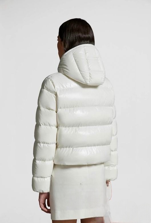 Les doudounes manteau Moncler Femme, ainsi que les Moncler Femme, incarnent un style et un raffinement incomparables. Au meilleur prix