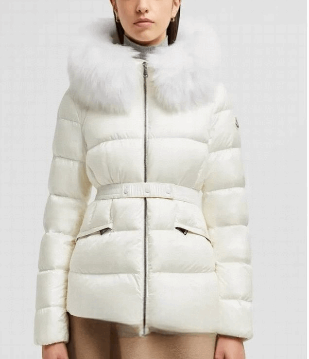 Les doudounes manteau Moncler Femme, ainsi que les Moncler Femme, incarnent un style et un raffinement incomparables. Au meilleur prix