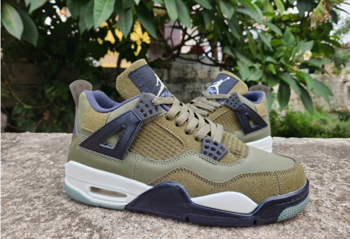 Les baskets Air Jordan 4 offrent un style iconique et une performance remarquable.
leur design distinctif pas cher. le moin cher.