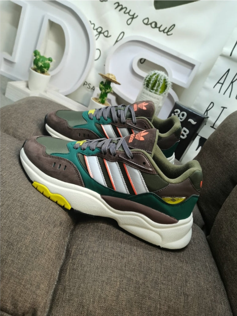 Premièrement: les baskets Adidas RETROPY F90 incarnent le mariage parfait entre style rétro et technologie moderne. Leur silhouette élégante et dynamique.