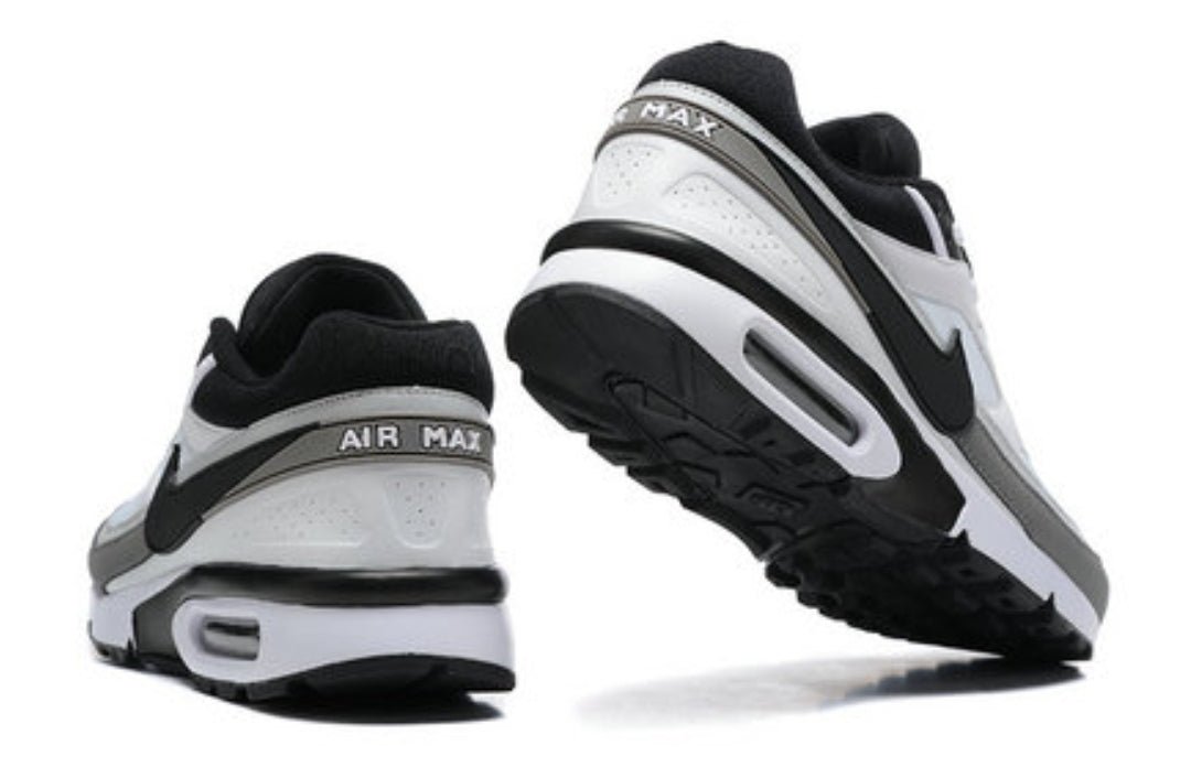 Les baskets Nike Air Max BW allient un style intemporel à un confort inégalé. Leur design classique et leurs matériaux de haute qualité .pas Cher. le moins cher.