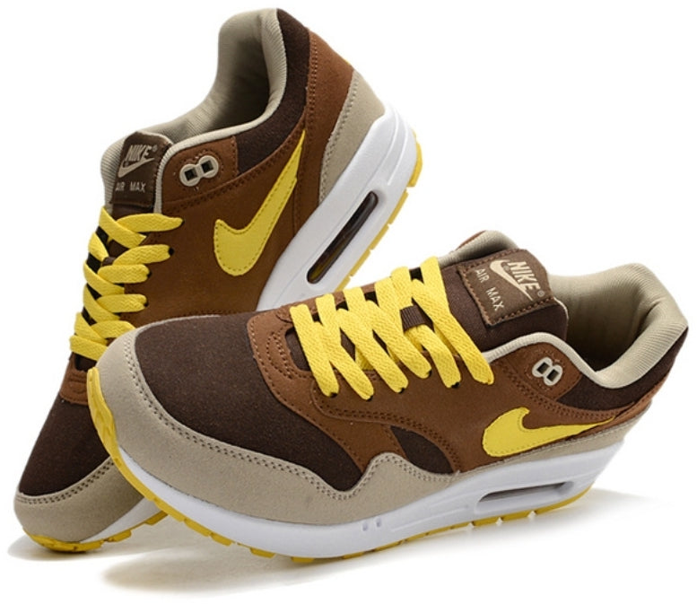 Les baskets Nike Air Max 1 sont iconiques pour leur style emblématique.retro incontournable pas cher. Le moins cher.exceptionnel