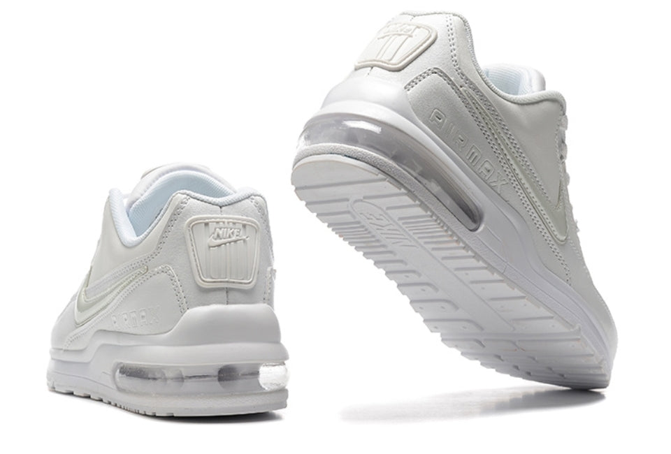 Les baskets Nike Air Max LTD3 allient style et performance de manière exceptionnelle. Leur design moderne et leurs matériaux de haute qualité en font un choix incontournable.