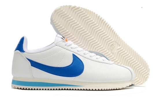 Les baskets Nike Cortez offrent un style intemporel et une silhouette emblématique. Leur design rétro et leurs matériaux de qualité. Pas cher. Le moins cher.