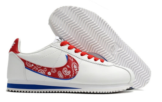 Les baskets Nike Cortez offrent un style intemporel et une silhouette emblématique. Leur design rétro et leurs matériaux de qualité. Pas cher. Le moins cher.