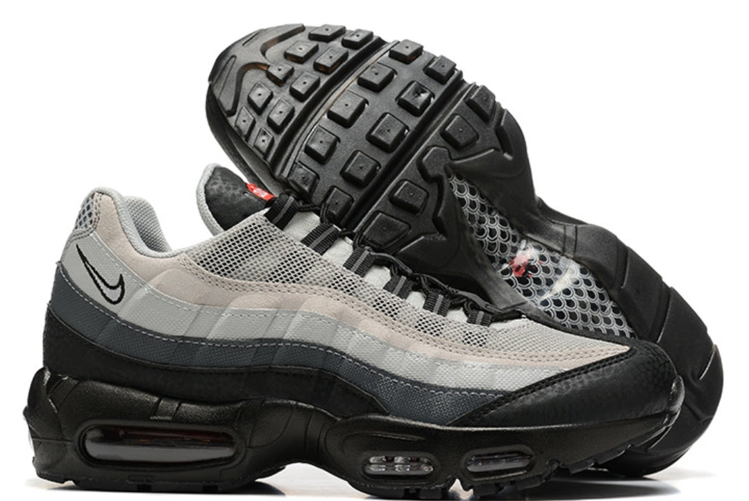 Les baskets Nike Air Max 95 sont synonymes de style emblématique et de confort absolu. Leur design distinctif. Pas cher. Le moins cher.